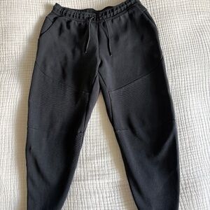 Black Nike Tech Sweatpants